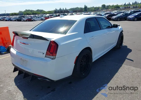 2018 Chrysler 300 300S z USA, uszkodzony, nr VIN 2C3CCABG0JH191036